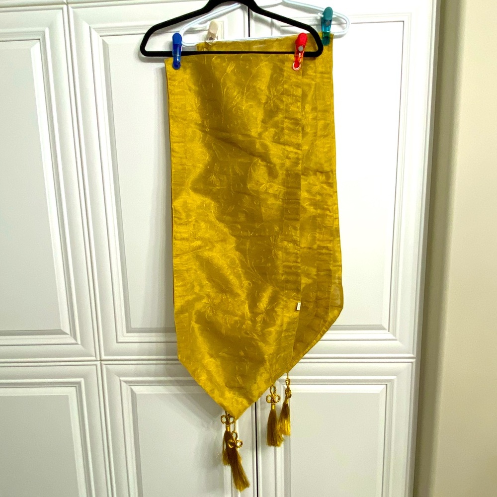 Set of 2 Gold Table Runners with Tassels on Each End